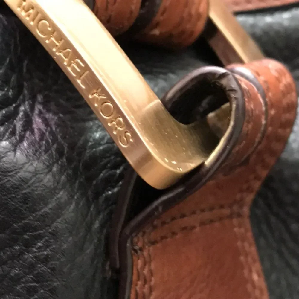 Michael Kors black & brown Leather handbag. - Picture 6 of 16